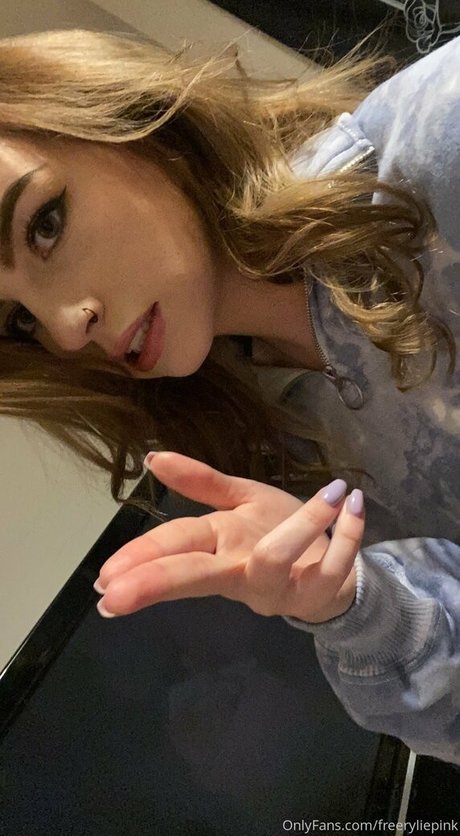 Photo nue de fuite OnlyFans de Freeryliepink