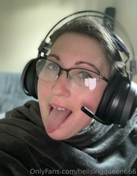 Photo nue de fuite OnlyFans de Hellsingqueen666