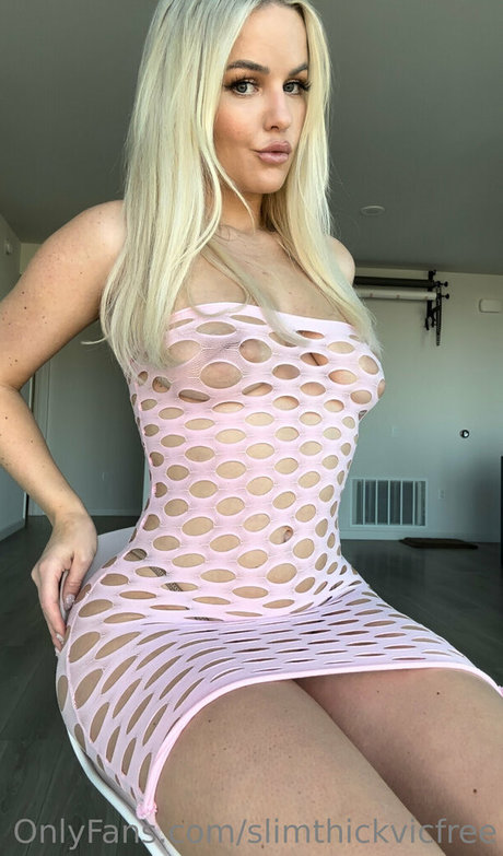 Photo nue de fuite OnlyFans de Slimthickvicfree