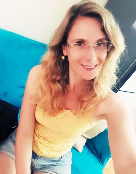 Photo nue de fuite OnlyFans de Ellyedelweiss