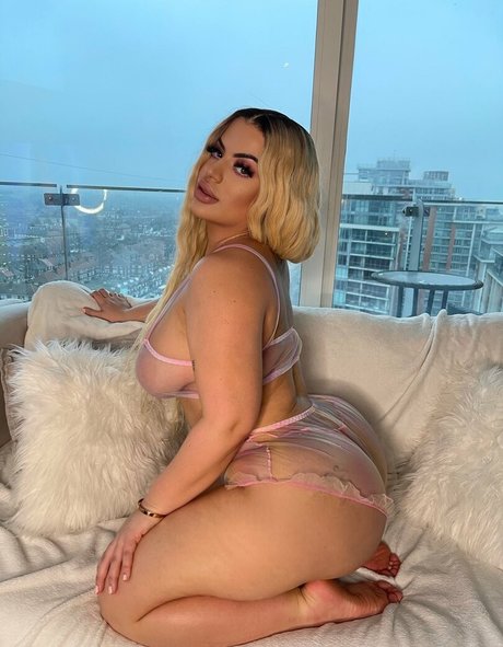 Photo nue de fuite OnlyFans de Lissaaires
