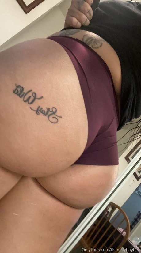 Photo nue de fuite OnlyFans de Itsmellybaybee
