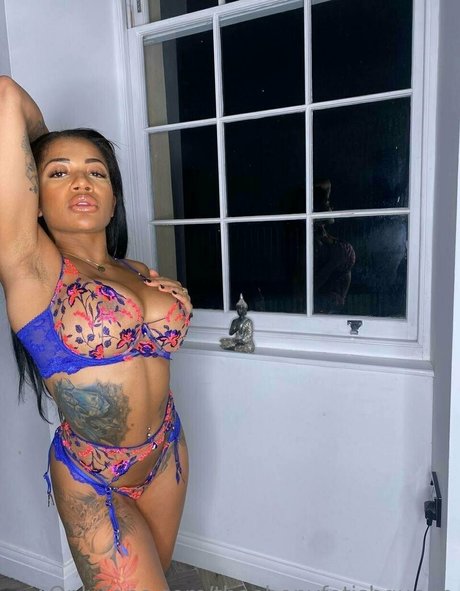 Photo nue de fuite OnlyFans de Kikiluxxxe