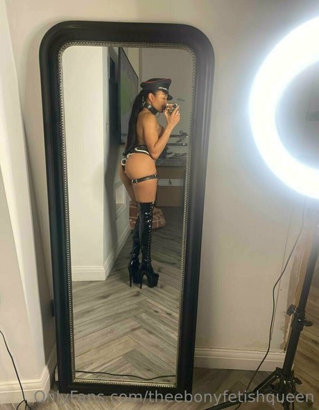 Photo nue de fuite OnlyFans de Kikiluxxxe