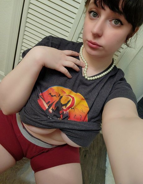 Photo nue de fuite OnlyFans de Bbymaeflowers