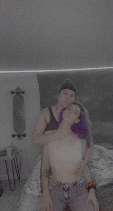 Photo nue de fuite OnlyFans de That Horny Lesbian Couple