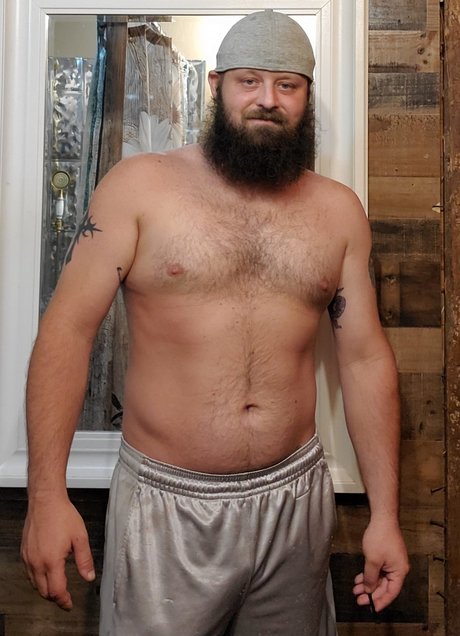 Photo nue de fuite OnlyFans de Beardedbeast
