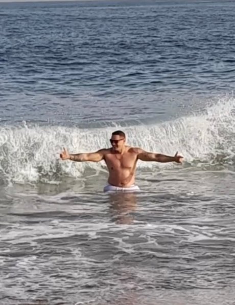 Photo nue de fuite OnlyFans de Milan Thomson