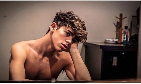 Photo nue de fuite OnlyFans de Mikey 