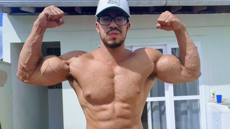 Photo nue de fuite OnlyFans de Mike Hotking