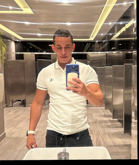 Photo nue de fuite OnlyFans de Michael Castle