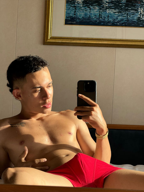 Photo nue de fuite OnlyFans de Miguel Vera