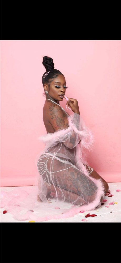 Photo nue de fuite OnlyFans de Milanthemilf
