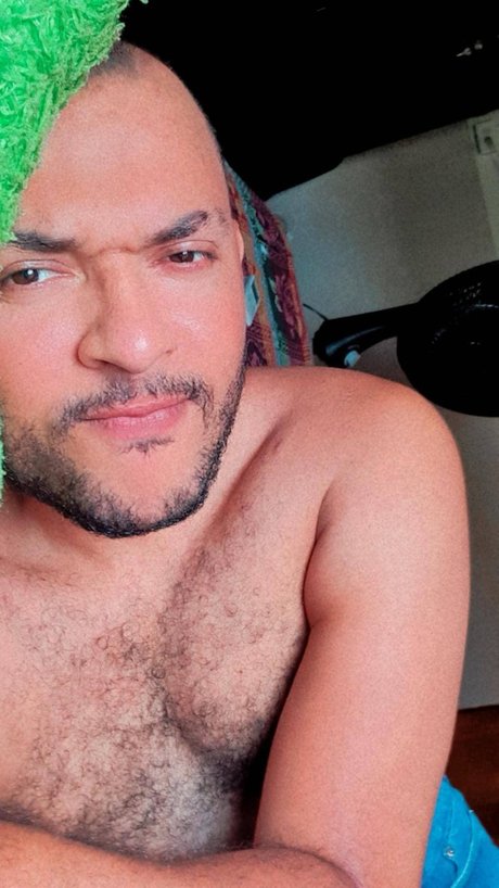Photo nue de fuite OnlyFans de Andres Diablo  3