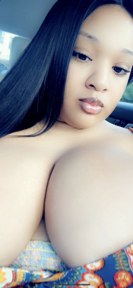 Photo nue de fuite OnlyFans de Cara Spells