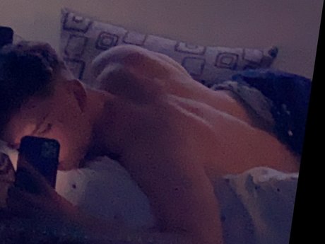 Photo nue de fuite OnlyFans de Julian