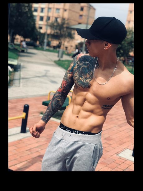 Photo nue de fuite OnlyFans de Cesarmartinez95