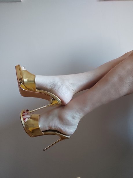 Photo nue de fuite OnlyFans de Miss Feet Tender