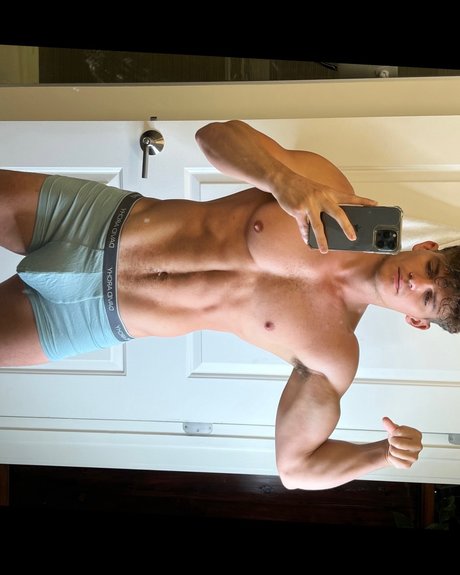 Photo nue de fuite OnlyFans de Jackson Riggs