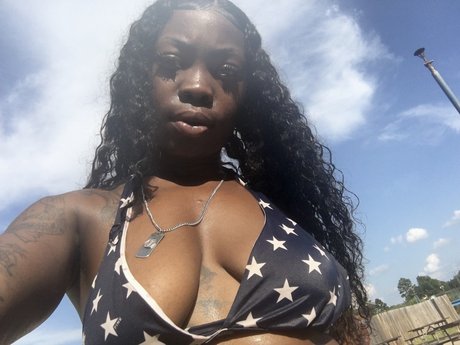 Photo nue de fuite OnlyFans de Isquirt4you