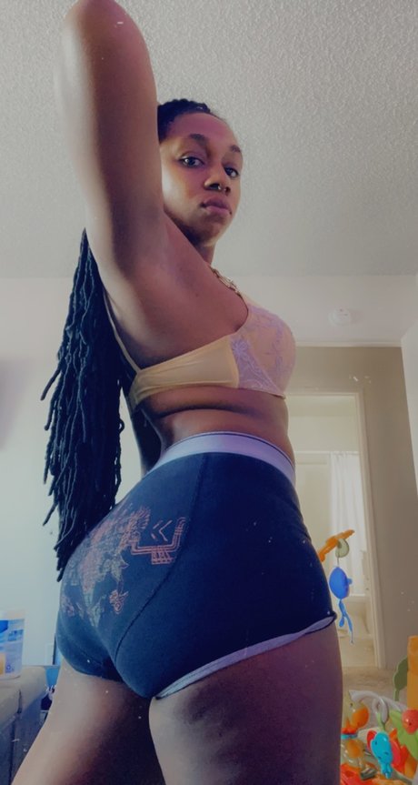Photo nue de fuite OnlyFans de Jasmin Monet