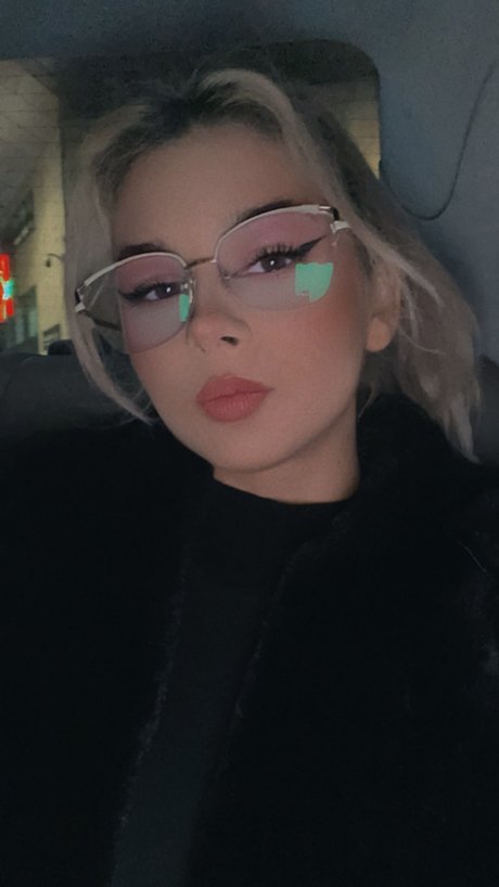 Photo nue de fuite OnlyFans de Mira