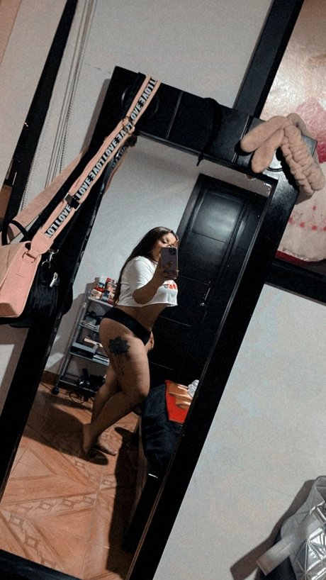 Photo nue de fuite OnlyFans de Candy Eli