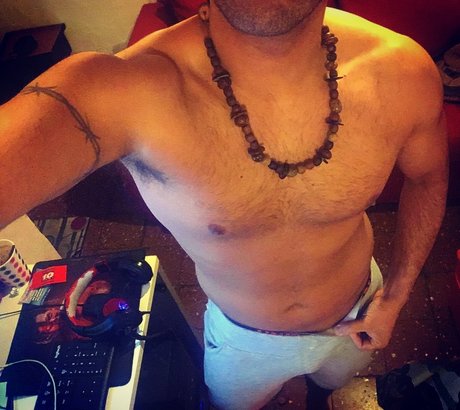 Photo nue de fuite OnlyFans de Luch1nst