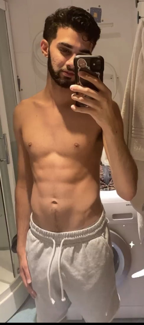 Photo nue de fuite OnlyFans de Ishan