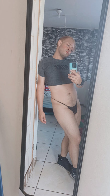 Photo nue de fuite OnlyFans de Neptune