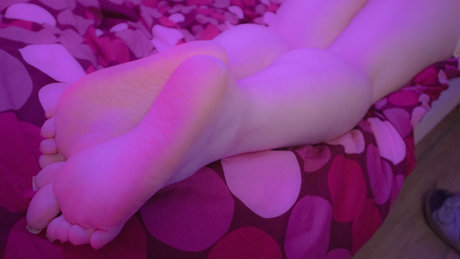 Photo nue de fuite OnlyFans de Goddess Izzy  Foot And Nail Mistress 