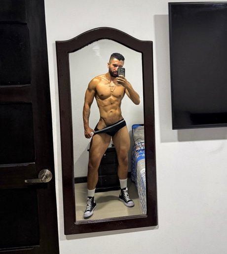 Photo nue de fuite OnlyFans de Juan Camilo Ramrez Salgado