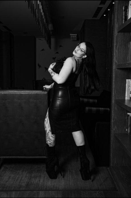 Mistress Mia