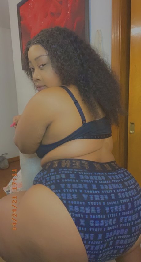 Photo nue de fuite OnlyFans de Moe The Demon 