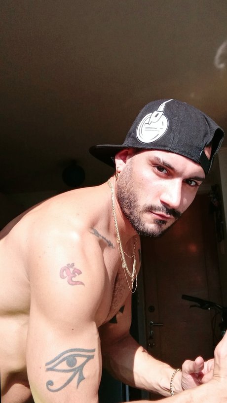 Photo nue de fuite OnlyFans de Miguel Angel