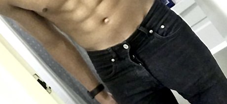 Photo nue de fuite OnlyFans de Goth Boy