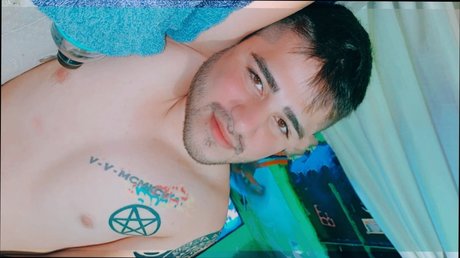 Photo nue de fuite OnlyFans de Salvador Ruiz