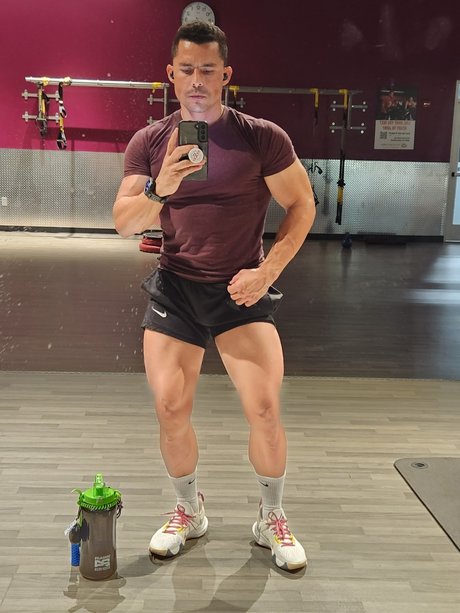 Photo nue de fuite OnlyFans de Yojan Sanz