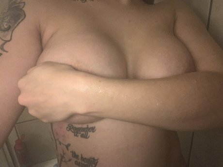 Photo nue de fuite OnlyFans de Moons Mamma