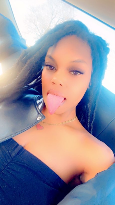 Photo nue de fuite OnlyFans de Moonies