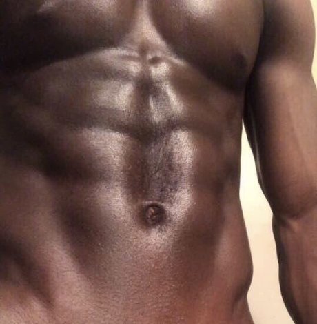 Photo nue de fuite OnlyFans de James Xavi