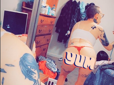 Photo nue de fuite OnlyFans de Molly Manic
