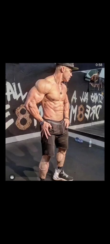 Photo nue de fuite OnlyFans de Hector The Hammer