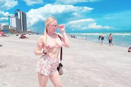 Photo nue de fuite OnlyFans de Barbie Quinn