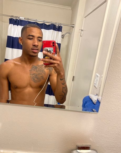 Photo nue de fuite OnlyFans de Sir Handsome 