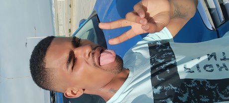 Photo nue de fuite OnlyFans de Brian Santiago