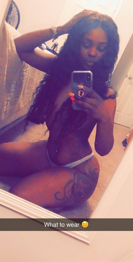 Photo nue de fuite OnlyFans de Emmie