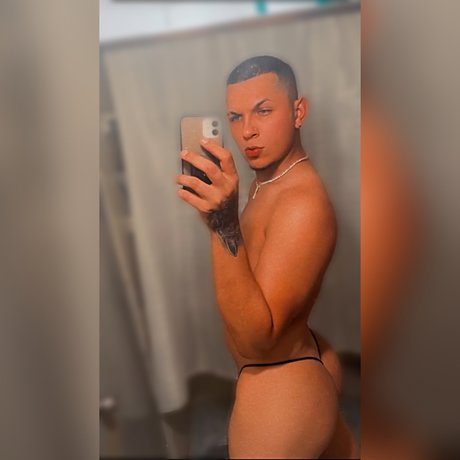 Photo nue de fuite OnlyFans de Tall Boy 