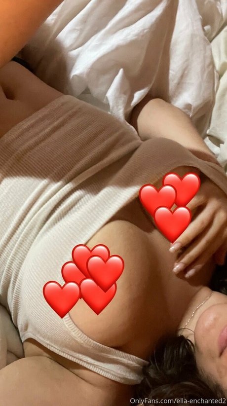 Photo nue de fuite OnlyFans de Ellaenchanted2