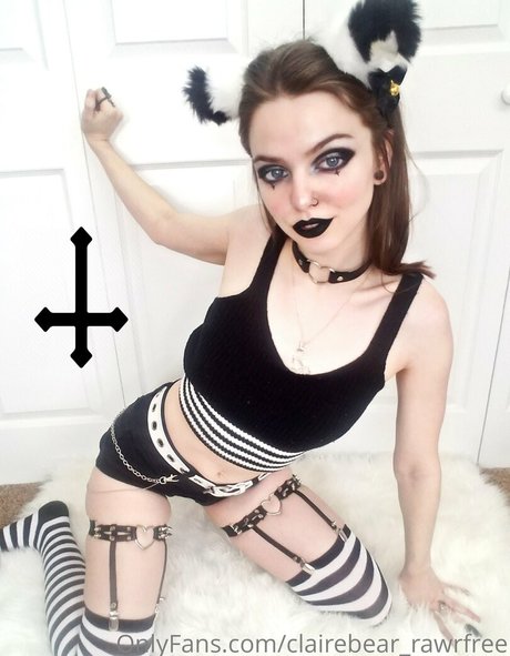 Clairebearrawrfree